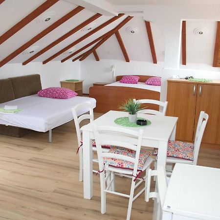 Apartamento Novalja And Fun Exterior foto