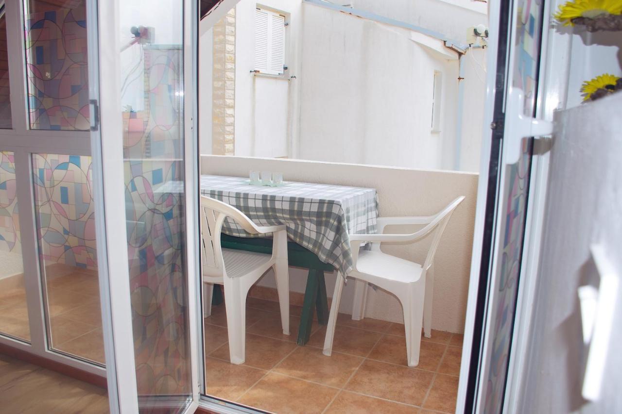 Apartamento Novalja And Fun Exterior foto