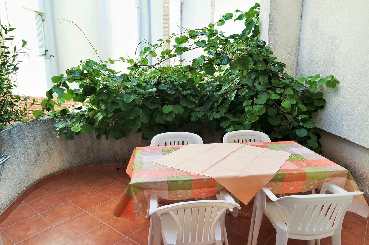 Apartamento Novalja And Fun Exterior foto